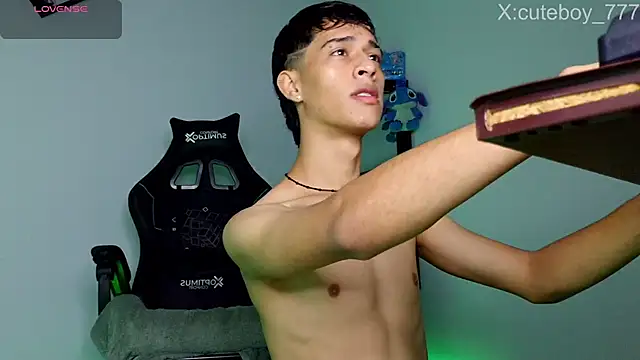 Snapshot of Danny_cute_05 chatting on November 2025 10:04:02 AM Danny cute 05 online show from November 2025 10:04:02 AM