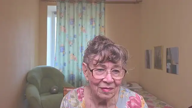 Snapshot of Betty_Brick chatting on May 2026 11:48:01 AM Betty Brick online show from May 2026 11:48:01 AM