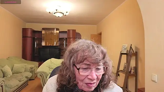 Snapshot of Betty_Brick chatting on May 2026 04:04:01 PM Betty Brick online show from May 2026 04:04:01 PM