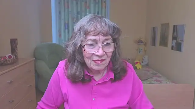 Snapshot of Betty_Brick chatting on May 2026 03:41:02 PM Betty Brick online show from May 2026 03:41:02 PM