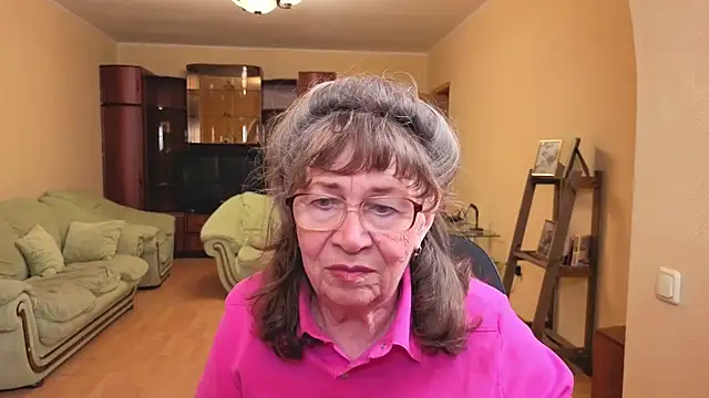 Snapshot of Betty_Brick chatting on May 2026 04:36:01 PM Betty Brick online show from May 2026 04:36:01 PM