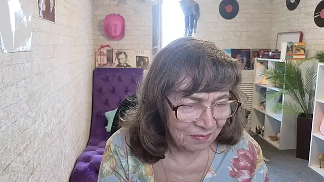 Snapshot of Betty_Brick chatting on May 2026 12:55:02 PM Betty Brick online show from May 2026 12:55:02 PM