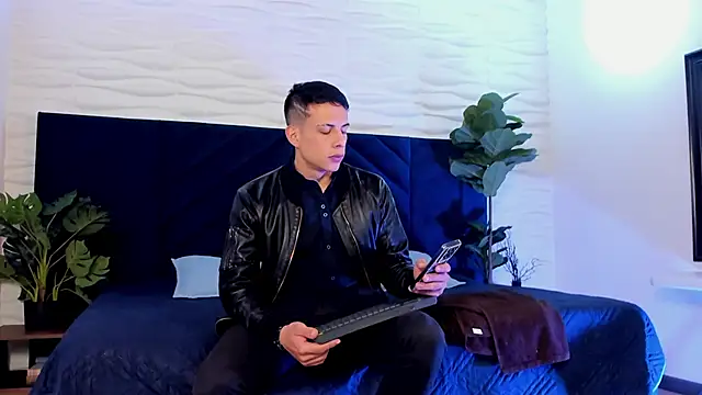 Dustin Sonne online show from October 2025 03:52:02 AM