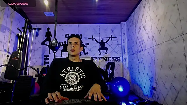 Dustin Sonne online show from November 2025 03:48:01 AM