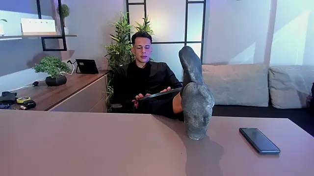 Dustin Sonne online show from July 2026 03:37:01 AM