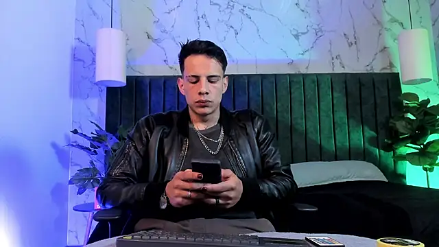 Dustin Sonne online show from July 2026 03:24:02 AM
