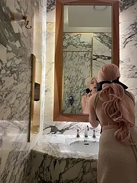 Snapshot of winter11 chatting on September 2025 06:02:02 AM winter11 online show from September 2025 06:02:02 AM