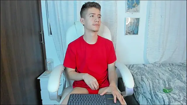 ThiagooJames online show from September 2025 12:36:02 AM