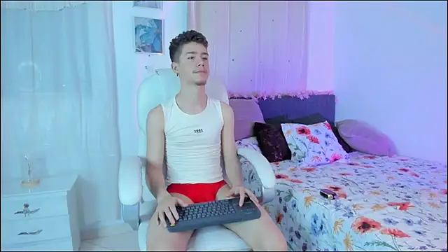 ThiagooJames online show from October 2025 03:19:01 AM