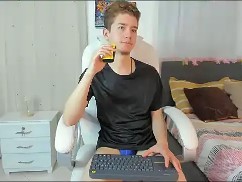 ThiagooJames online show from November 2025 03:16:02 AM