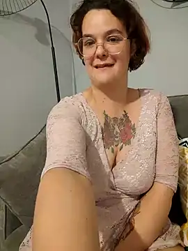 Snapshot of DadoTigresse chatting on October 2025 07:03:01 PM DadoTigresse online show from October 2025 07:03:01 PM