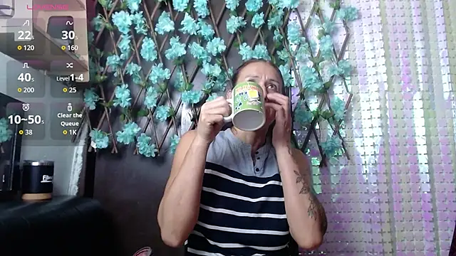 Snapshot of darling_hott chatting on September 2025 11:37:02 AM darling hott online show from September 2025 11:37:02 AM