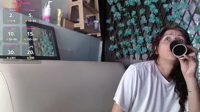 Snapshot of darling_hott chatting on March 2026 12:12:02 PM darling hott online show from March 2026 12:12:02 PM