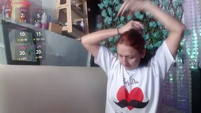 Snapshot of darling_hott chatting on March 2026 10:53:03 AM darling hott online show from March 2026 10:53:03 AM