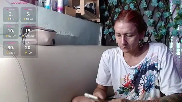 Snapshot of darling_hott chatting on March 2026 11:04:01 AM darling hott online show from March 2026 11:04:01 AM