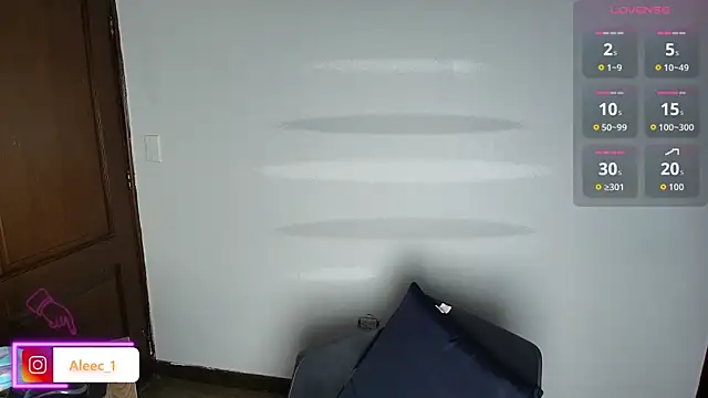 Snapshot of Aleecandrews chatting on September 2025 07:25:02 PM Aleecandrews online show from September 2025 07:25:02 PM