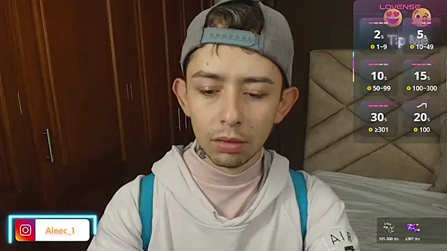 Snapshot of Aleecandrews chatting on October 2025 07:13:02 PM Aleecandrews online show from October 2025 07:13:02 PM