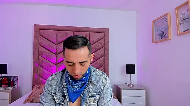 Snapshot of Lushian_ chatting on September 2025 02:28:01 PM Lushian online show from September 2025 02:28:01 PM