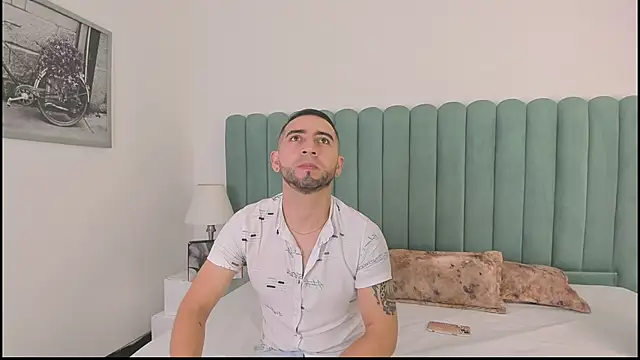 Snapshot of Lushian_ chatting on October 2025 02:47:02 PM Lushian online show from October 2025 02:47:02 PM