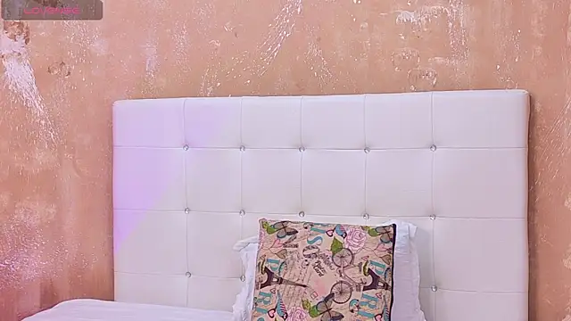 Marthina online show from June 2026 03:17:02 PM