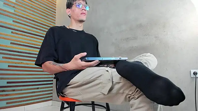 david huge online show from October 2025 01:25:02 PM