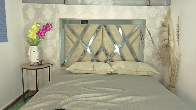 Snapshot of ryo_light chatting on December 2025 01:23:02 AM ryo light online show from December 2025 01:23:02 AM