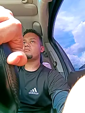 Snapshot of Boylatinn chatting on September 2025 05:58:02 PM Boylatinn online show from September 2025 05:58:02 PM