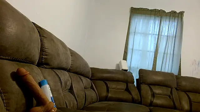 Snapshot of carlithefreak chatting on January 2025 02:32:01 PM carlithefreak online show from January 2025 02:32:01 PM