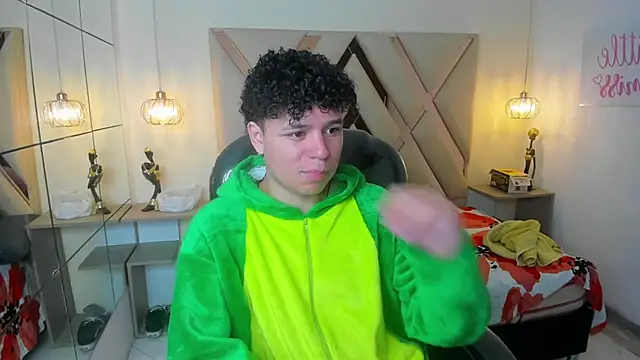 BenjaminBottonn online show from September 2025 07:08:01 AM