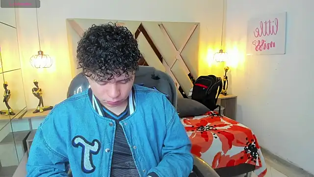 BenjaminBottonn online show from September 2025 09:25:02 PM