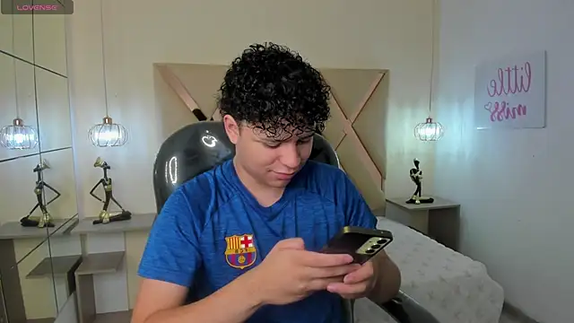 BenjaminBottonn online show from October 2025 07:44:02 PM