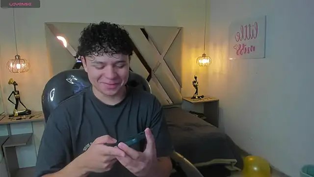 BenjaminBottonn online show from October 2025 07:53:02 PM