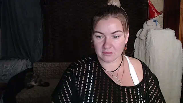 NikaSkylink online show from November 2025 06:18:02 PM