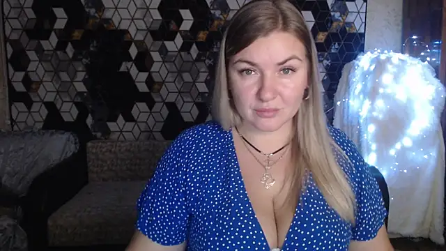 NikaSkylink online show from November 2025 08:11:02 PM