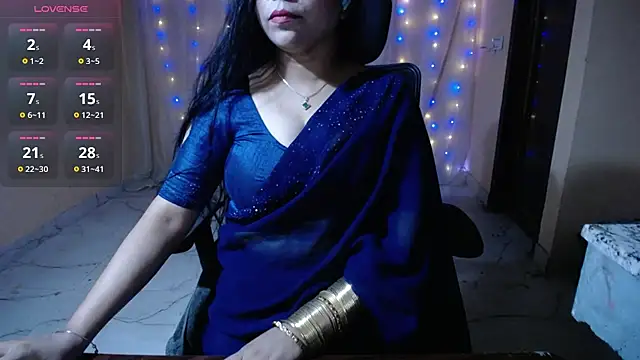 Snapshot of Divvya_ chatting on April 2026 06:00:01 PM Divvya online show from April 2026 06:00:01 PM