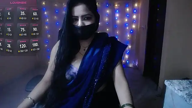 Snapshot of Divvya_ chatting on April 2026 05:52:02 PM Divvya online show from April 2026 05:52:02 PM
