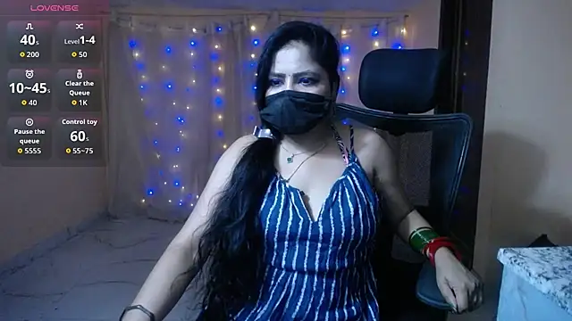 Snapshot of Divvya_ chatting on May 2026 07:45:02 PM Divvya online show from May 2026 07:45:02 PM