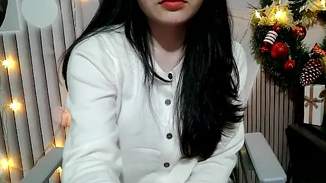 Emachiii online show from December 2025 01:28:02 PM