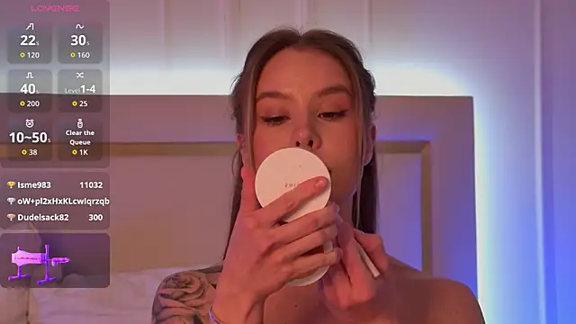 Ashley Roys online show from April 2026 07:07:02 PM