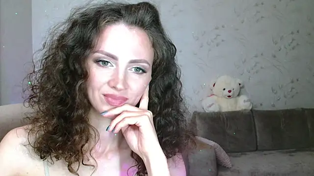 Amber Carrol online show from July 2026 04:40:01 PM