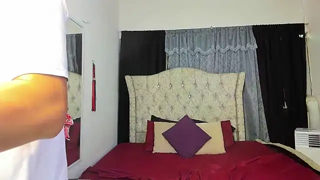 daring sexy boys online show from November 2025 07:12:02 PM