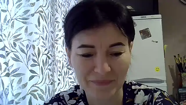 Krystal 82 online show from December 2025 08:34:01 AM