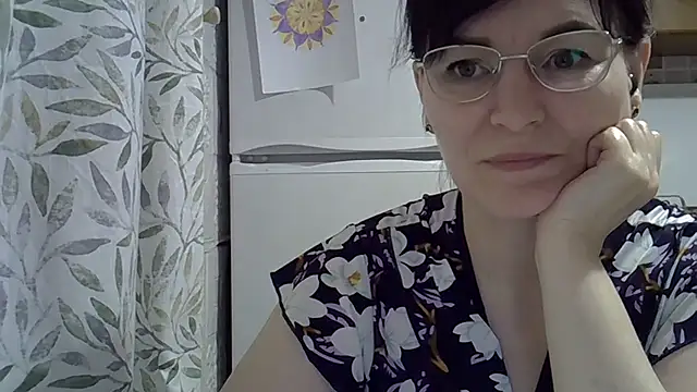 Krystal 82 online show from April 2026 06:35:01 PM