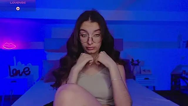 Snapshot of Real_cutie1 chatting on November 2025 09:21:02 PM Real cutie1 online show from November 2025 09:21:02 PM