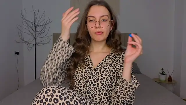 Snapshot of Real_cutie1 chatting on December 2025 02:22:02 PM Real cutie1 online show from December 2025 02:22:02 PM