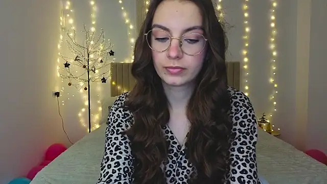 Snapshot of Real_cutie1 chatting on January 2026 02:08:01 PM Real cutie1 online show from January 2026 02:08:01 PM