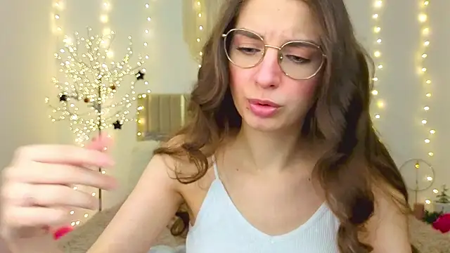 Snapshot of Real_cutie1 chatting on February 2026 01:43:01 PM Real cutie1 online show from February 2026 01:43:01 PM