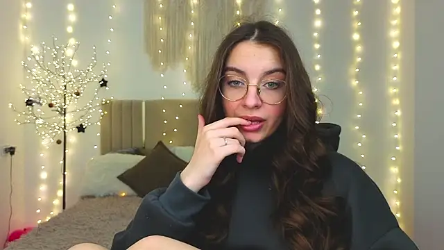 Snapshot of Real_cutie1 chatting on February 2026 02:01:02 PM Real cutie1 online show from February 2026 02:01:02 PM