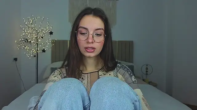 Snapshot of Real_cutie1 chatting on February 2026 01:59:01 PM Real cutie1 online show from February 2026 01:59:01 PM