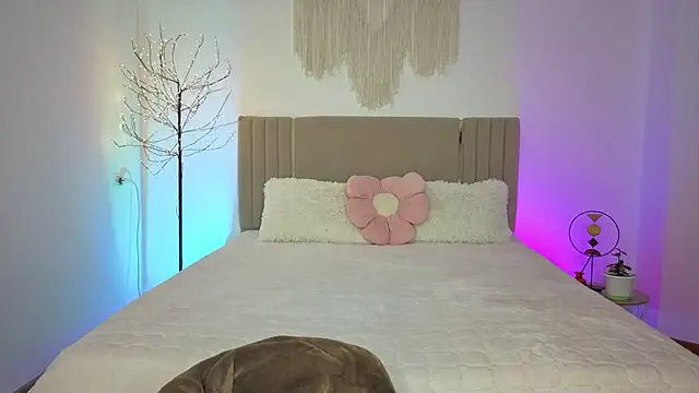 Snapshot of Real_cutie1 chatting on February 2026 02:13:01 PM Real cutie1 online show from February 2026 02:13:01 PM